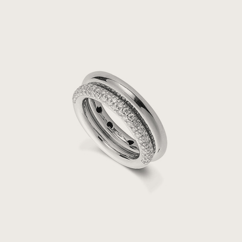 18 ct white gold ring with white diamonds